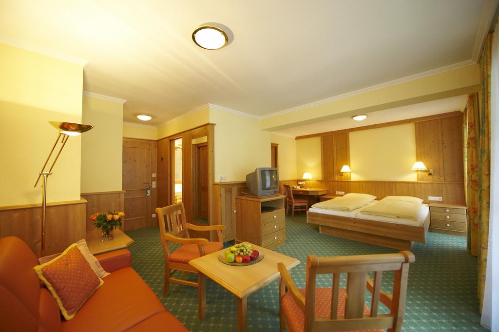 Hotel Martin Ramsau am Dachstein Room photo